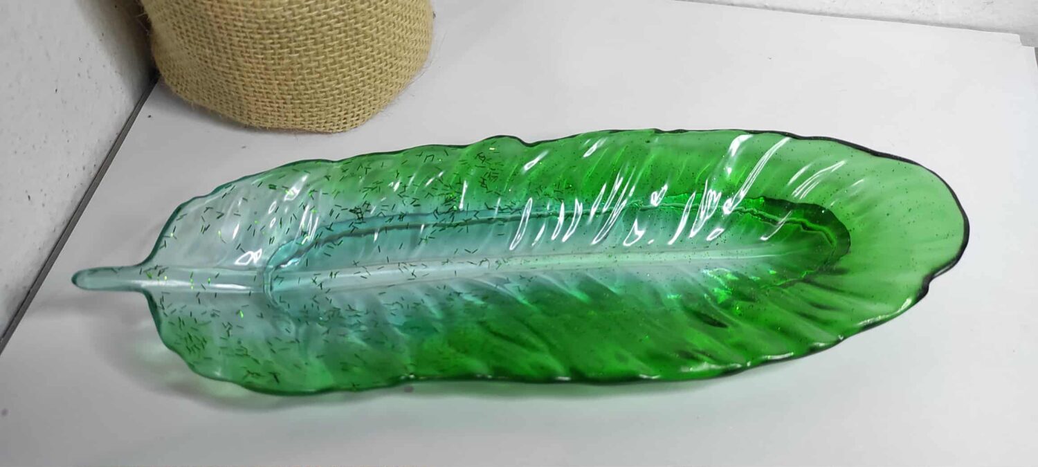 Vide poche plume vert translucide paillette vertes Vide poche plume vert translucide paillette vertes